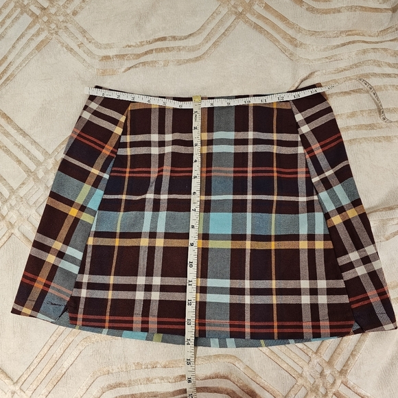 Urban Outfitters small plaid skirt❤️ - Picture 4 of 5